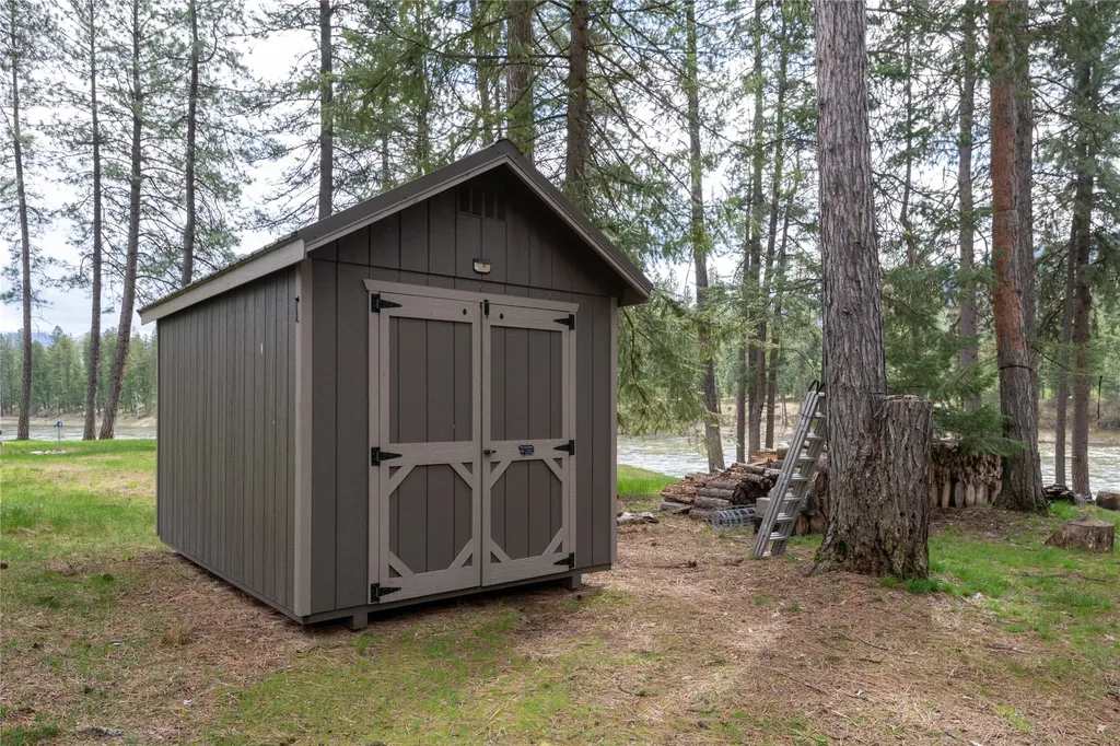 528 Quarter Circle Cross Drive St Regis MT 59866