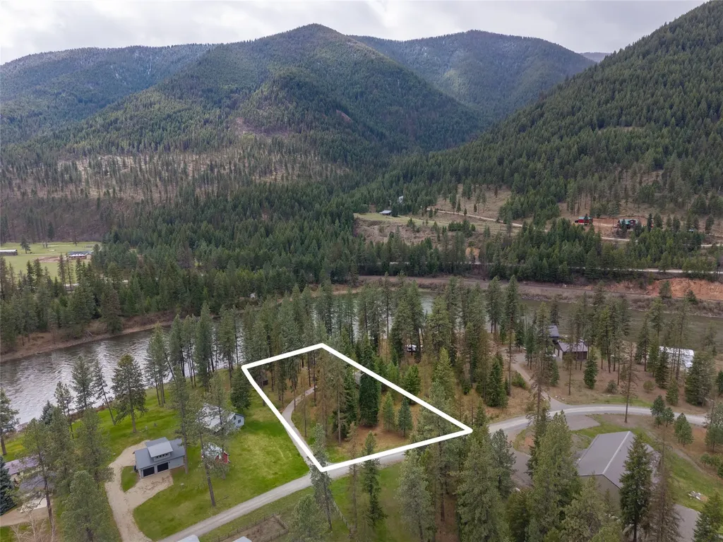 528 Quarter Circle Cross Drive St Regis MT 59866