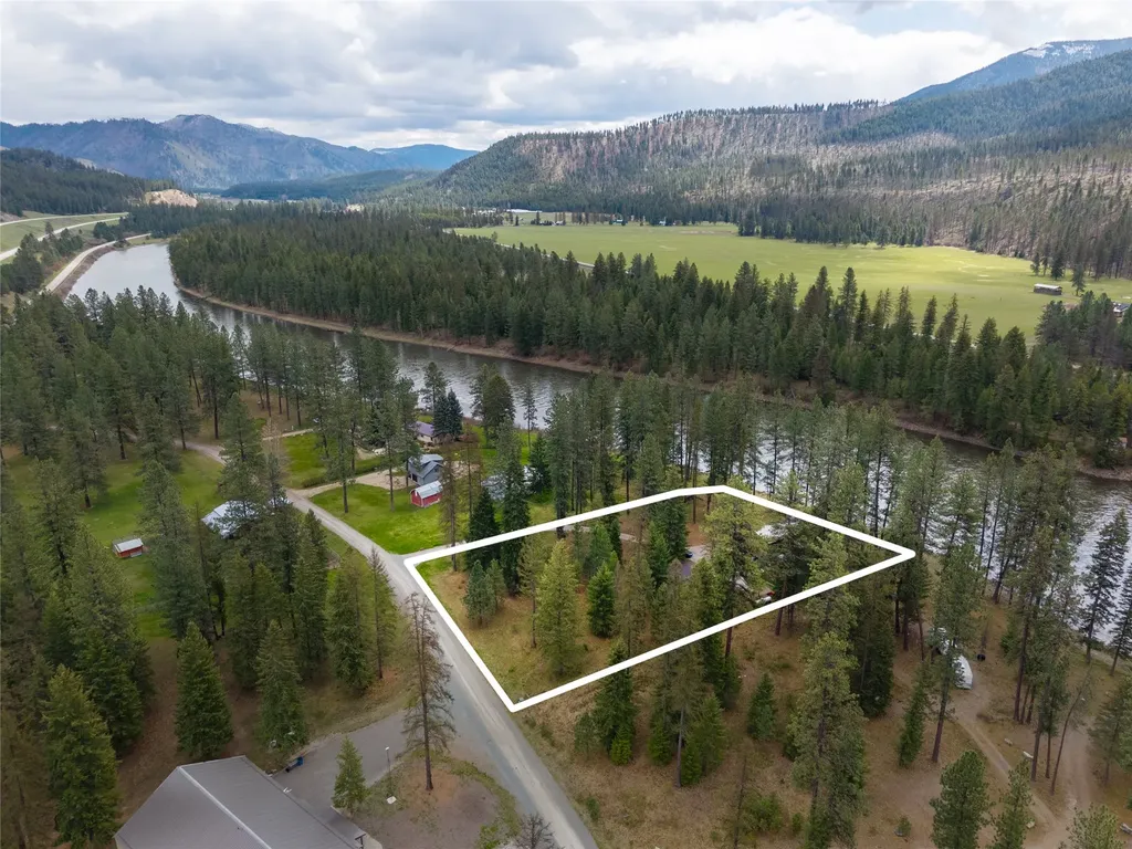 528 Quarter Circle Cross Drive St Regis MT 59866