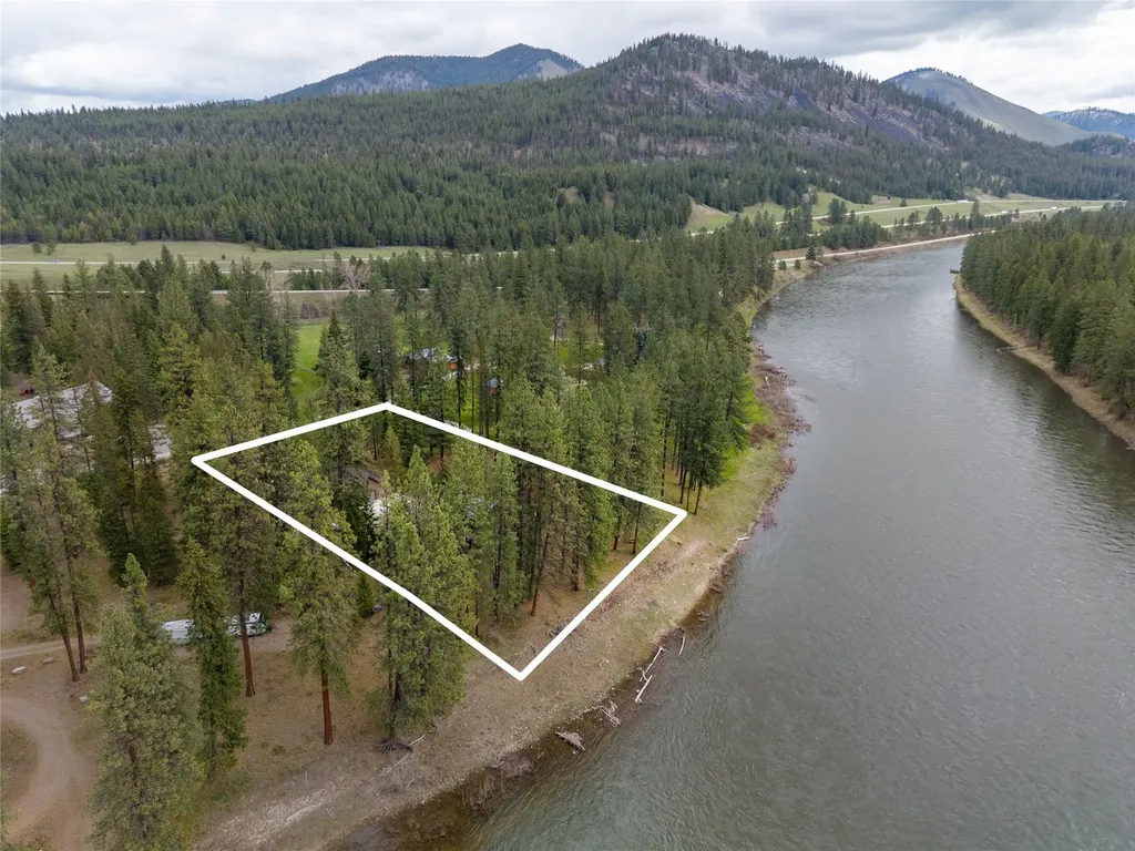 528 Quarter Circle Cross Drive St Regis MT 59866
