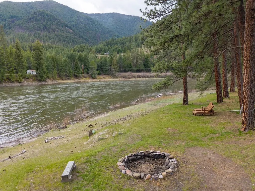 528 Quarter Circle Cross Drive St Regis MT 59866