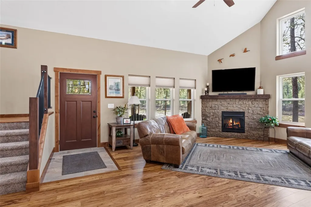528 Quarter Circle Cross Drive St Regis MT 59866