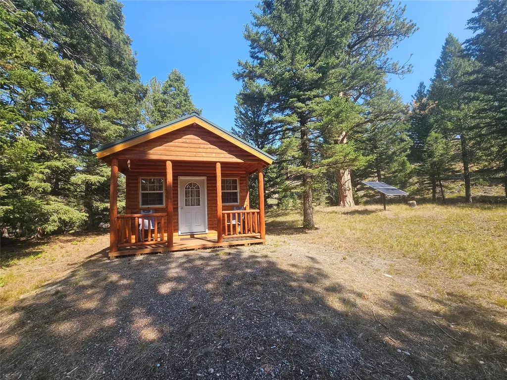 8880 Elk Trail Loop Lincoln MT 59639
