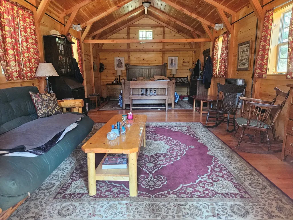 8880 Elk Trail Loop Lincoln MT 59639