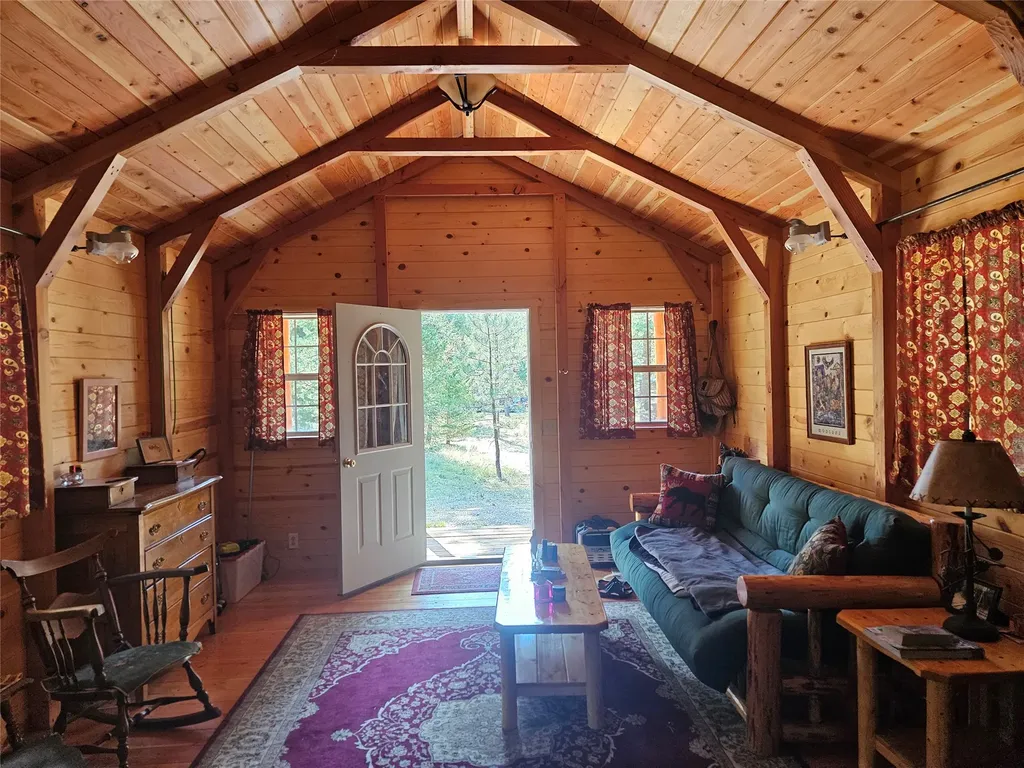 8880 Elk Trail Loop Lincoln MT 59639