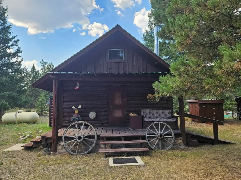 8880 Elk Trail Loop Lincoln MT 59639