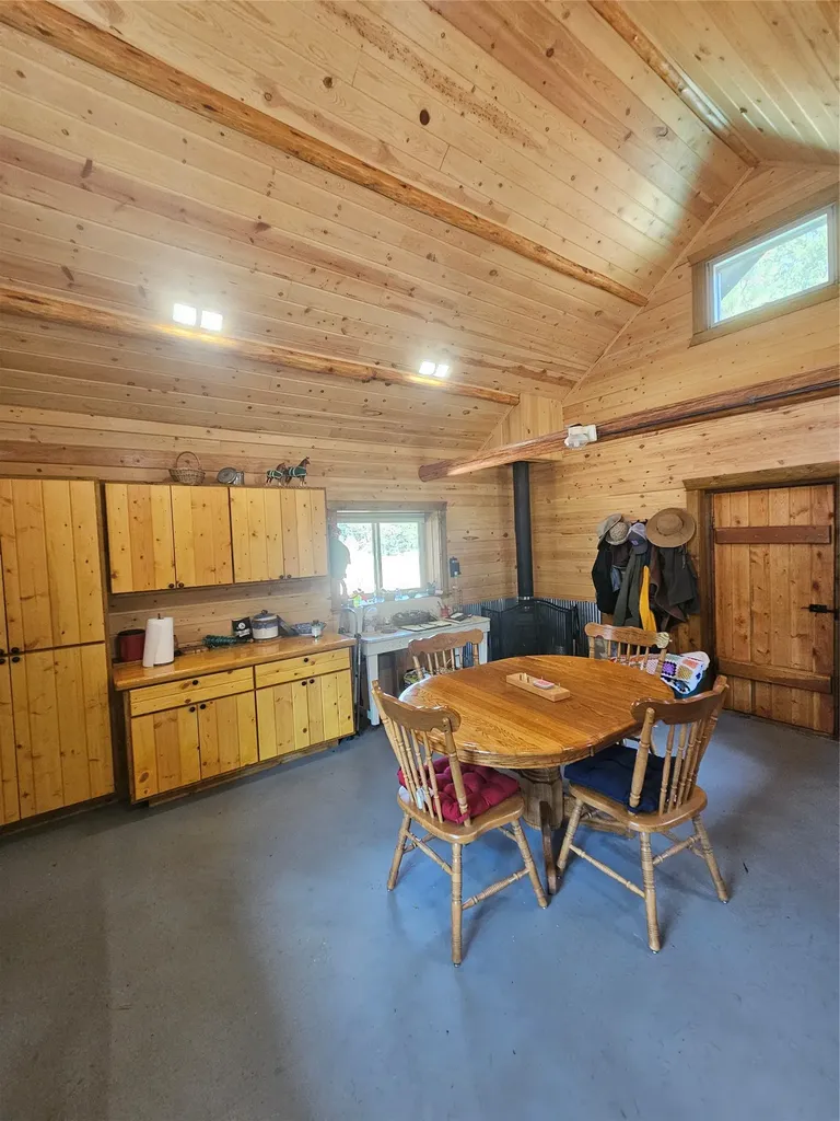8880 Elk Trail Loop Lincoln MT 59639