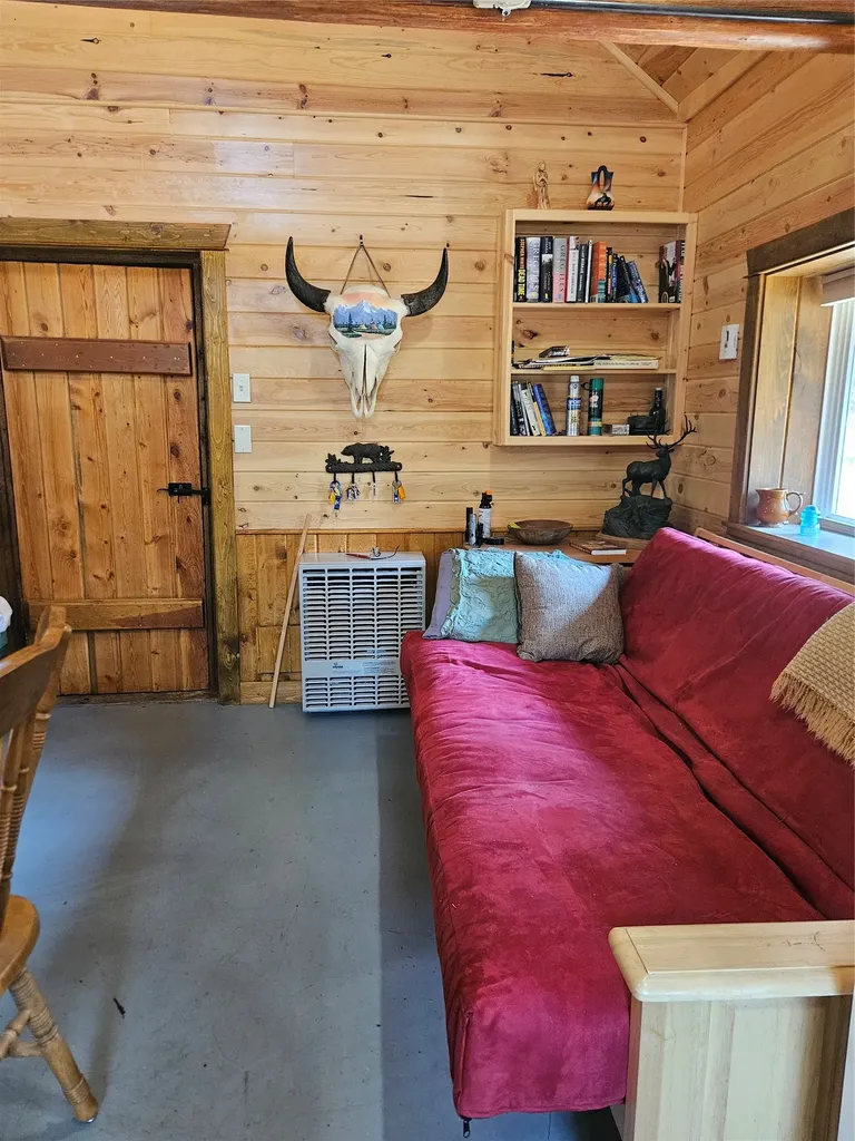 8880 Elk Trail Loop Lincoln MT 59639