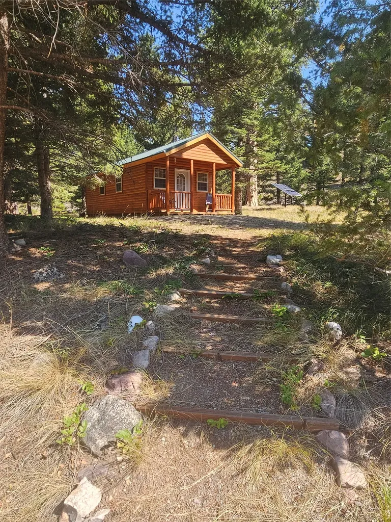 8880 Elk Trail Loop Lincoln MT 59639