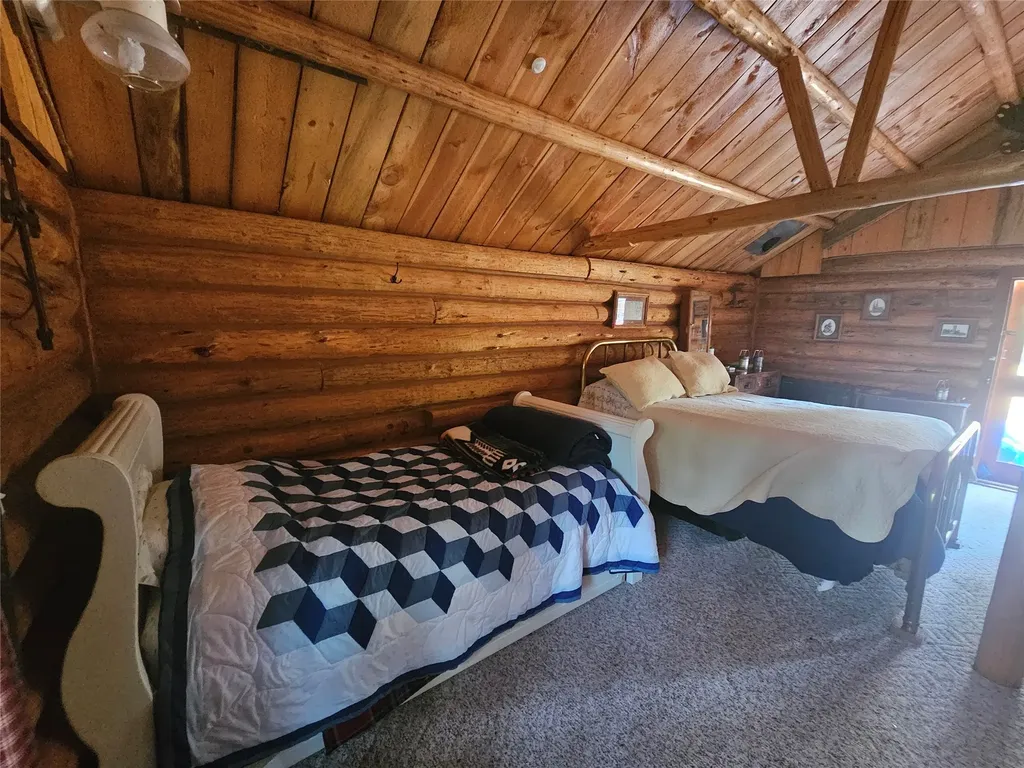 8880 Elk Trail Loop Lincoln MT 59639