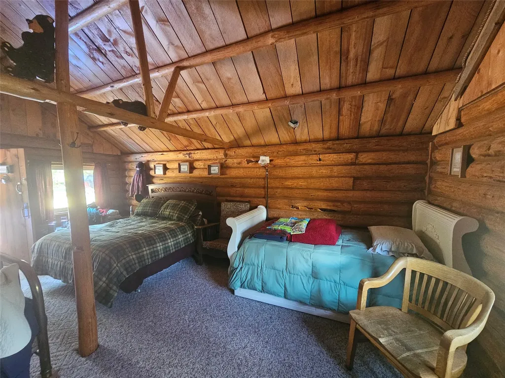 8880 Elk Trail Loop Lincoln MT 59639