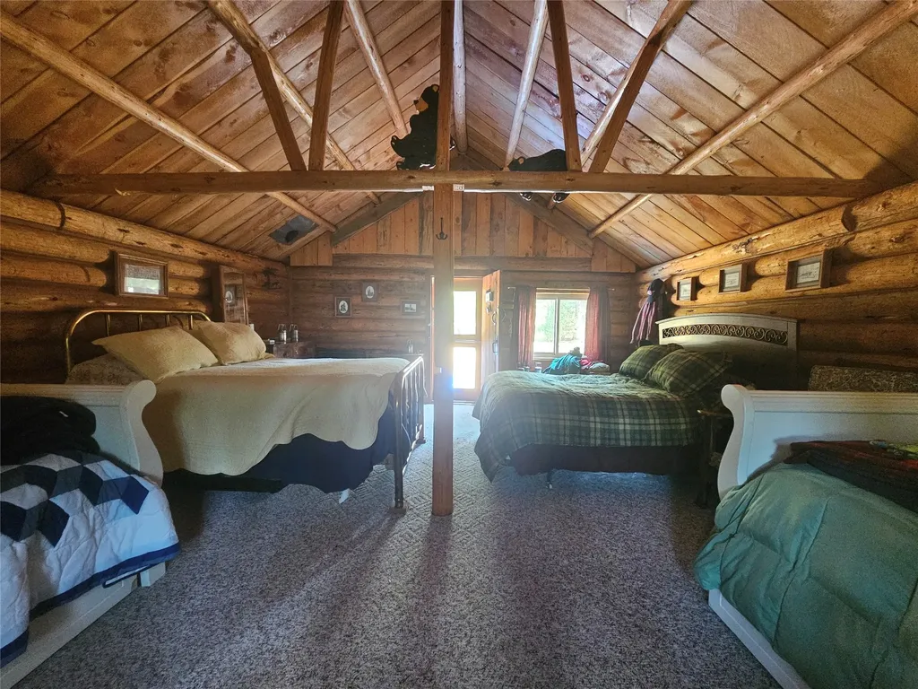 8880 Elk Trail Loop Lincoln MT 59639