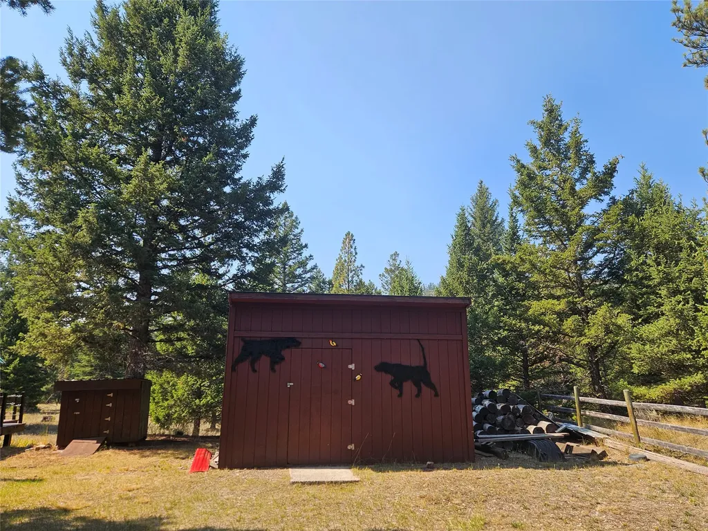 8880 Elk Trail Loop Lincoln MT 59639