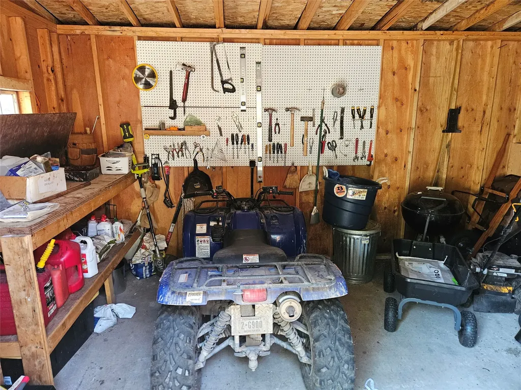 8880 Elk Trail Loop Lincoln MT 59639