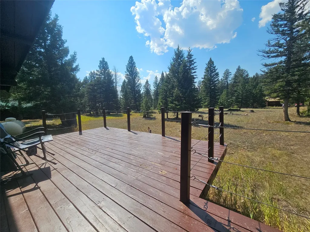 8880 Elk Trail Loop Lincoln MT 59639