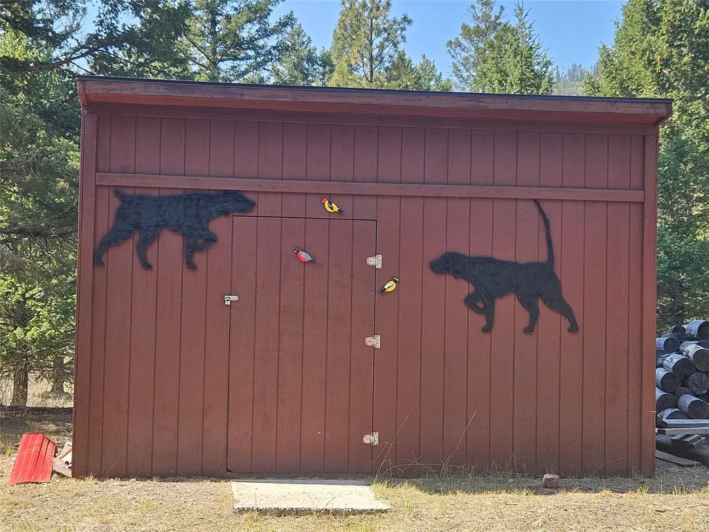 8880 Elk Trail Loop Lincoln MT 59639