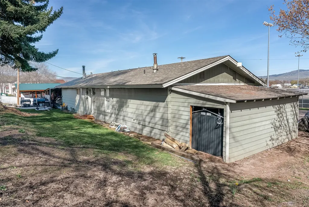 105 11th Avenue W Polson MT 59860