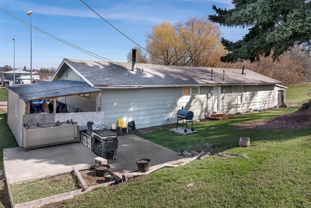105 11th Avenue W Polson MT 59860