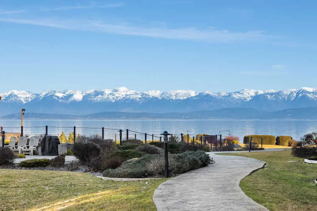 7175 Us Hwy 93 S Lakeside MT 59922