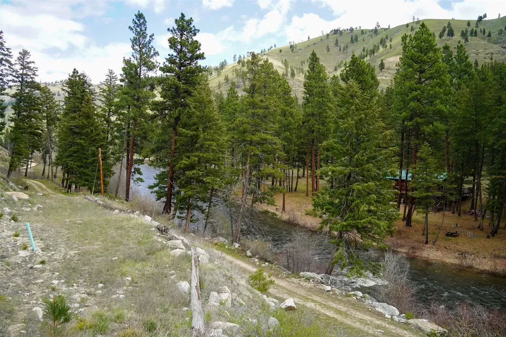 5805 Serenity Lane Conner MT 59827