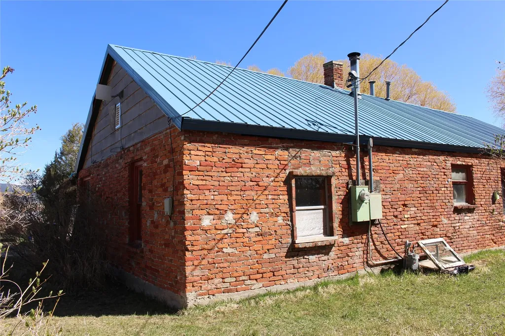 1018 Crosby Street Anaconda MT 59711
