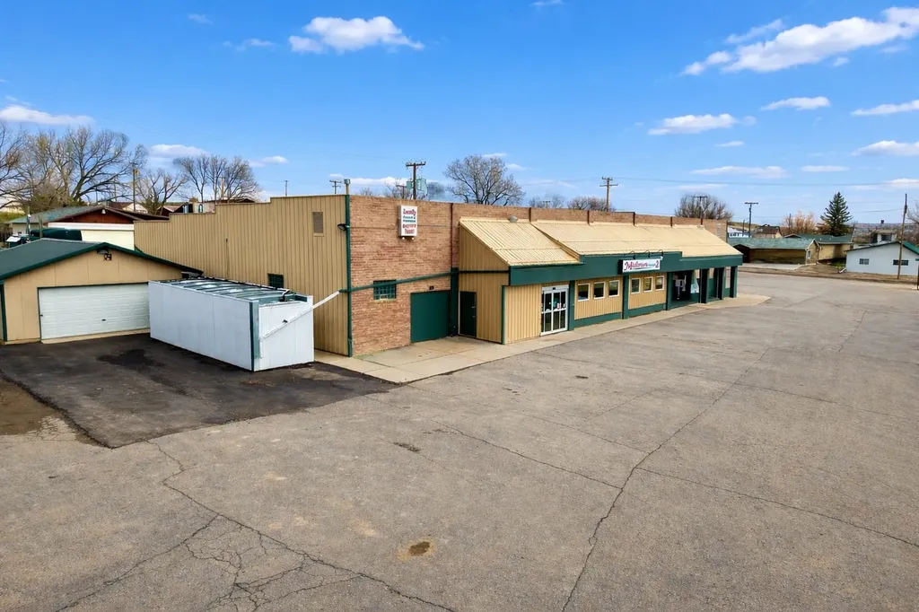 207 3rd Street NE Harlowton MT 59036
