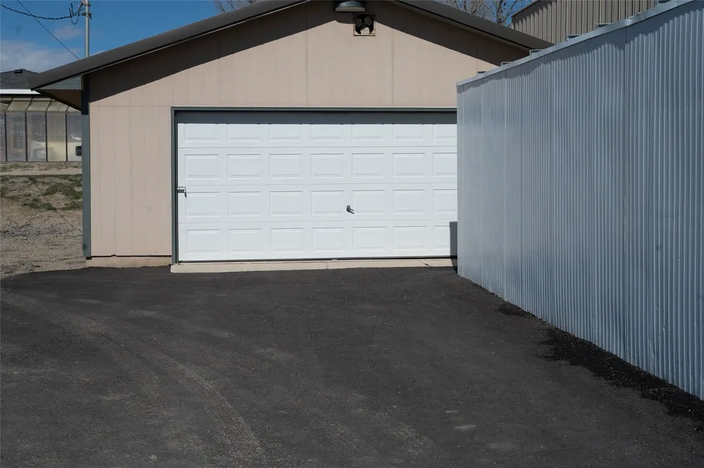 207 3rd Street NE Harlowton MT 59036