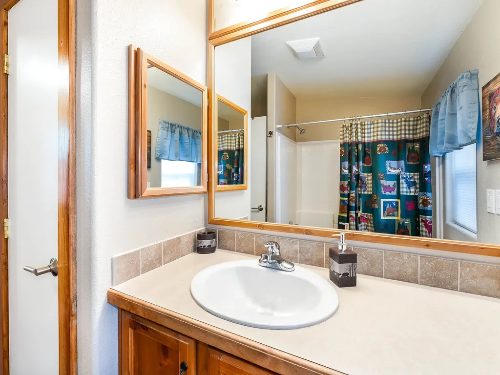 47 Mcdonald Creek Lane West Glacier MT 59936