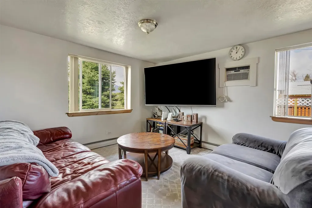 611 Old Corvallis Road Corvallis MT 59828