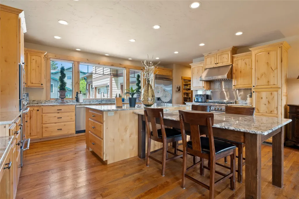 125 S Crestview Terrace Bigfork MT 59911