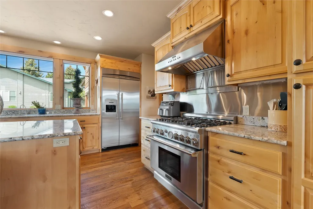 125 S Crestview Terrace Bigfork MT 59911