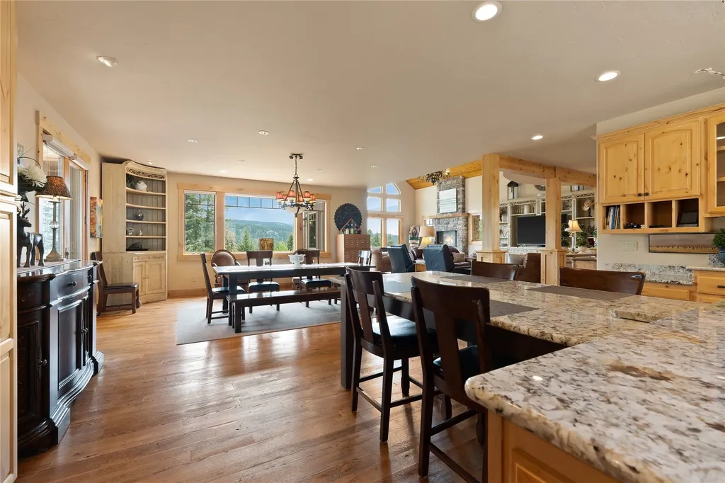 125 S Crestview Terrace Bigfork MT 59911