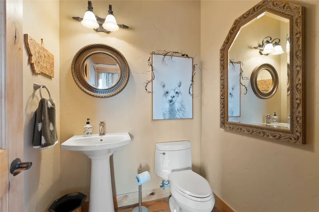 125 S Crestview Terrace Bigfork MT 59911