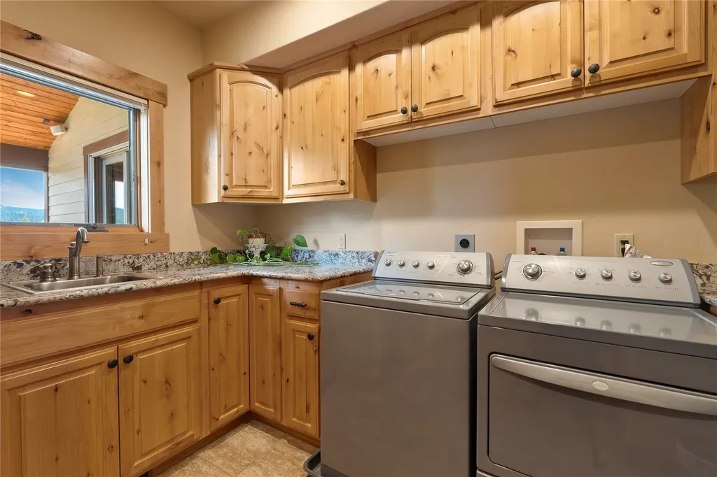 125 S Crestview Terrace Bigfork MT 59911
