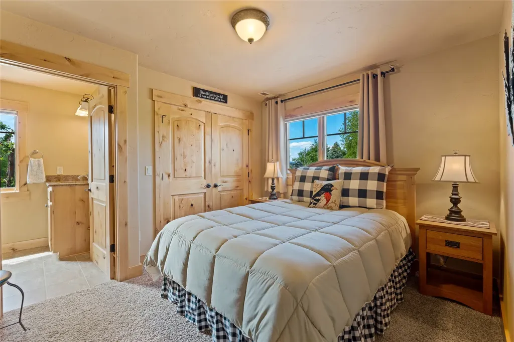 125 S Crestview Terrace Bigfork MT 59911