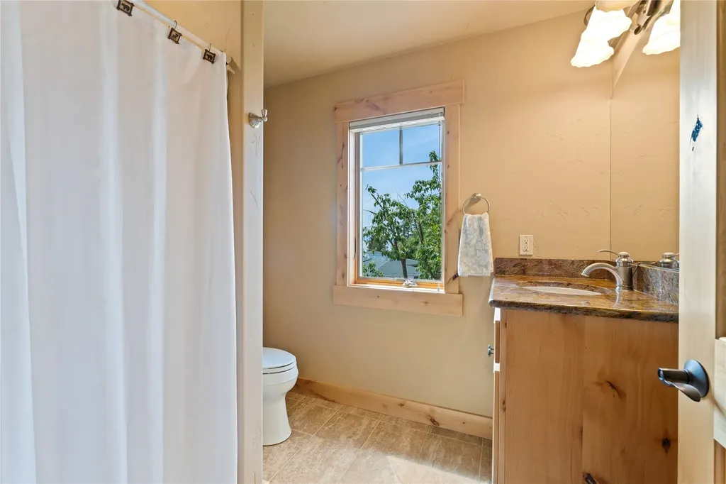 125 S Crestview Terrace Bigfork MT 59911