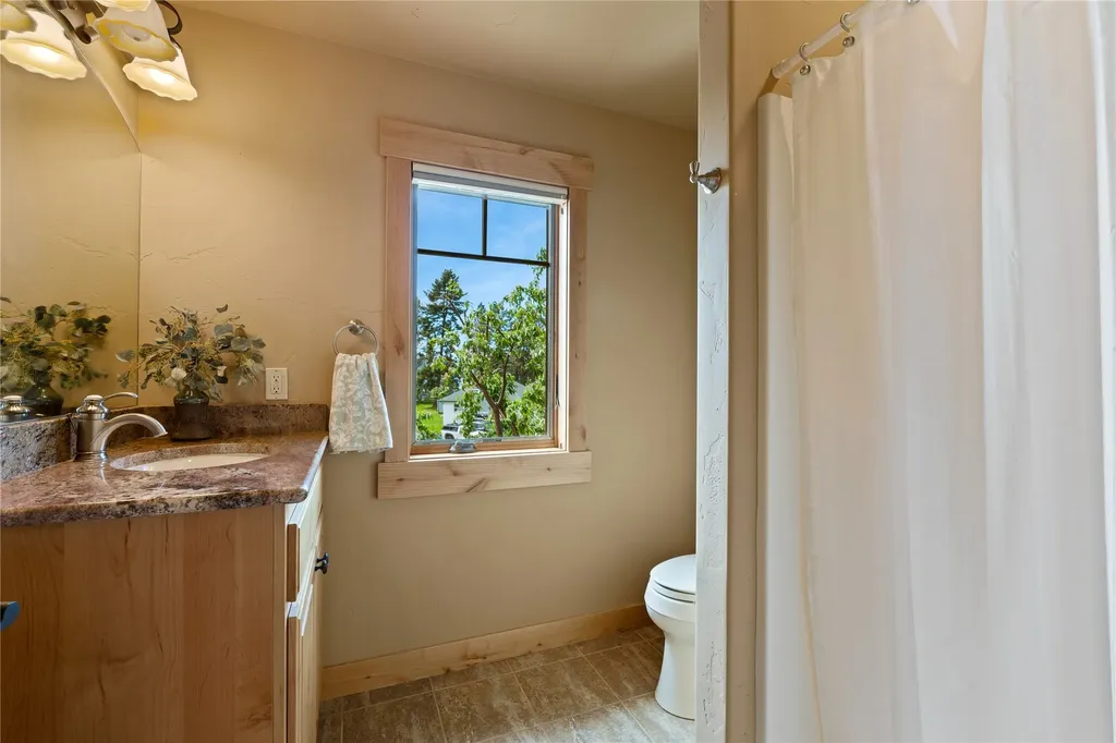 125 S Crestview Terrace Bigfork MT 59911