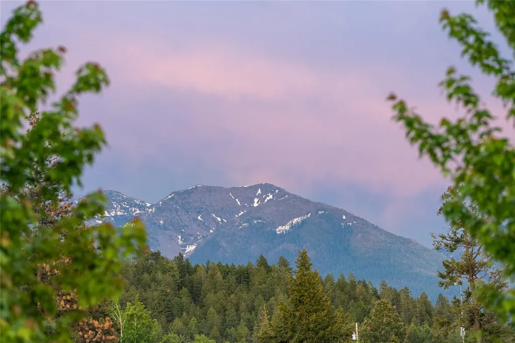 125 S Crestview Terrace Bigfork MT 59911
