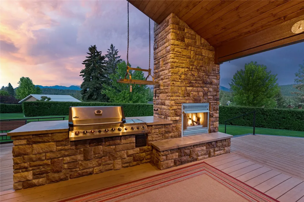 125 S Crestview Terrace Bigfork MT 59911