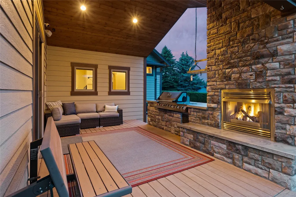 125 S Crestview Terrace Bigfork MT 59911