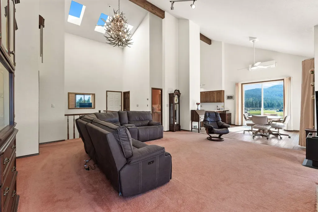 33676 Hilltop Terrace Bigfork MT 59911