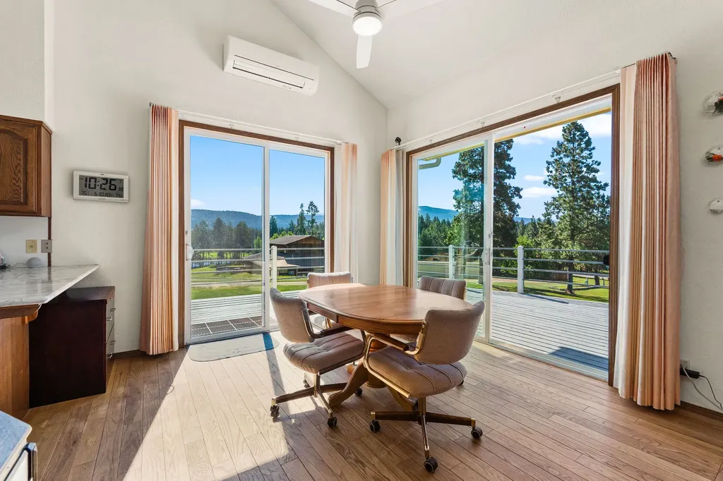 33676 Hilltop Terrace Bigfork MT 59911