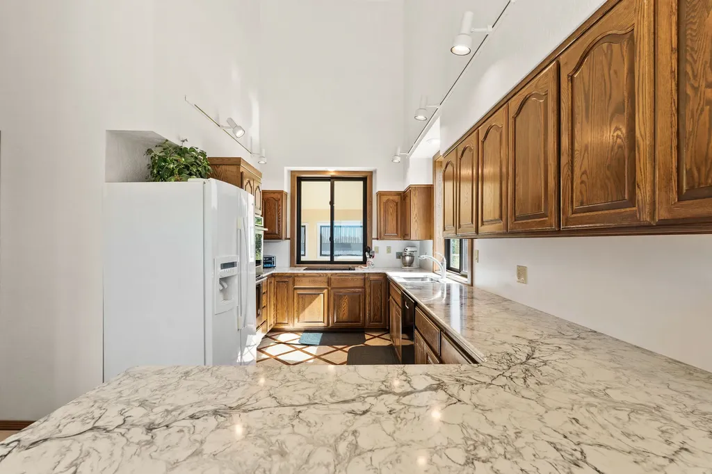 33676 Hilltop Terrace Bigfork MT 59911