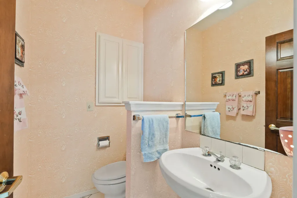 33676 Hilltop Terrace Bigfork MT 59911