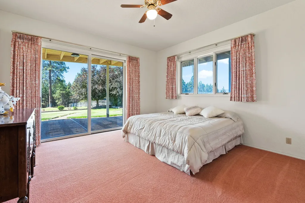33676 Hilltop Terrace Bigfork MT 59911