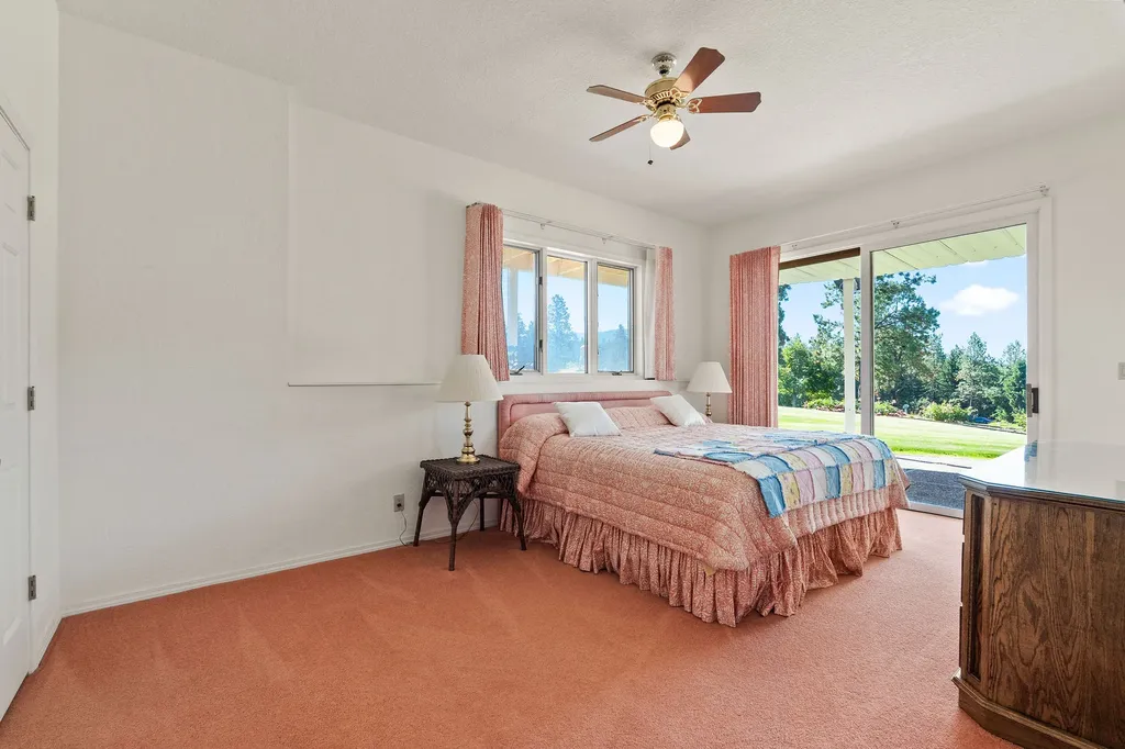 33676 Hilltop Terrace Bigfork MT 59911
