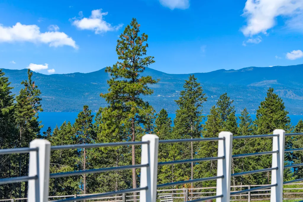33676 Hilltop Terrace Bigfork MT 59911