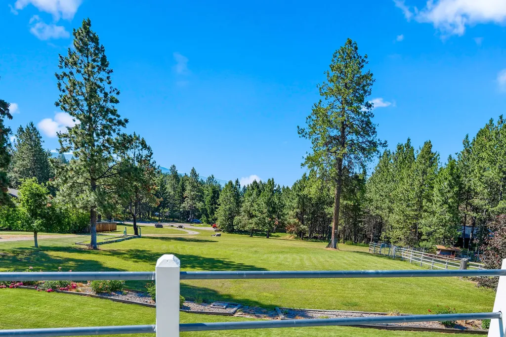 33676 Hilltop Terrace Bigfork MT 59911