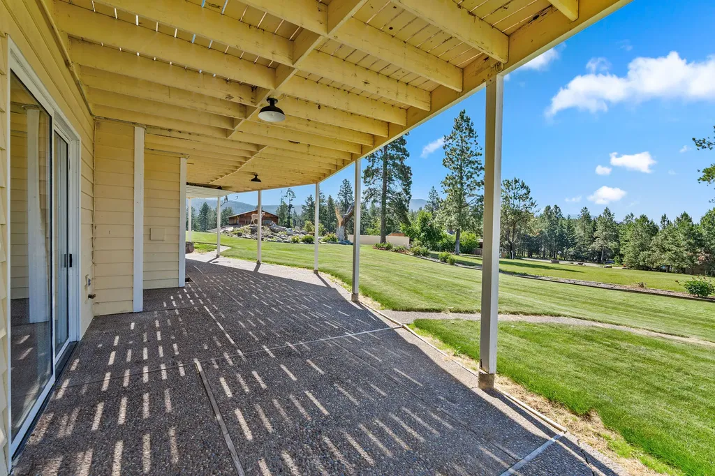 33676 Hilltop Terrace Bigfork MT 59911