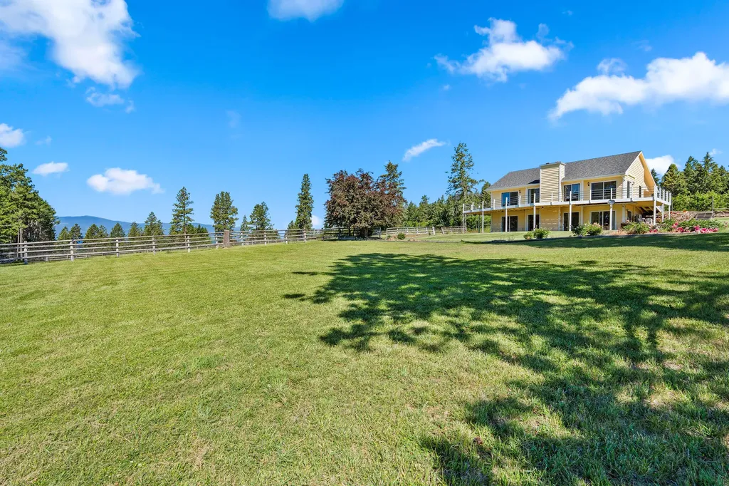 33676 Hilltop Terrace Bigfork MT 59911